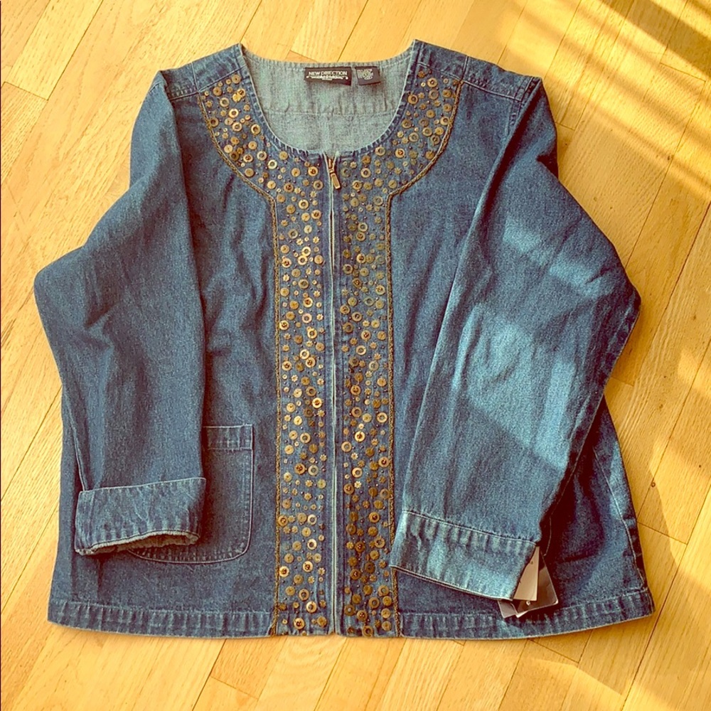 NWT. Embellished, front zip denim jacket. En vogue